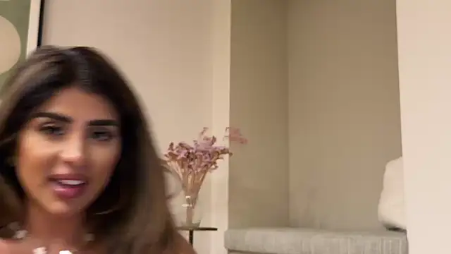 ArabicBarbie Adlı Modelin Web Kamerası Şovu