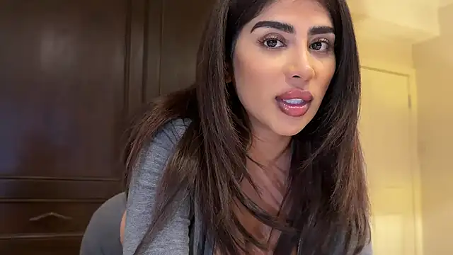 Pokazy przed kamerką – ArabicBarbie