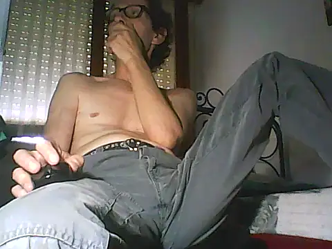 Moro_ra's Webcam Show