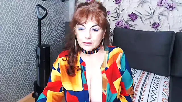 cutewoman67 Show in webcam