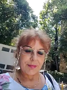 cutewoman67 élő XXX-chatje