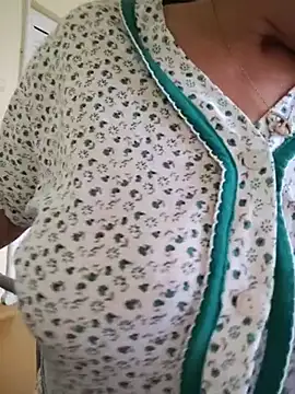 LIONESSQUEEN307 Adlı Modelin Canlı XXX Sohbeti