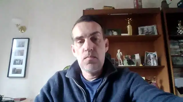 joegalea: διαδικτυακό σόου στην κάμερα
