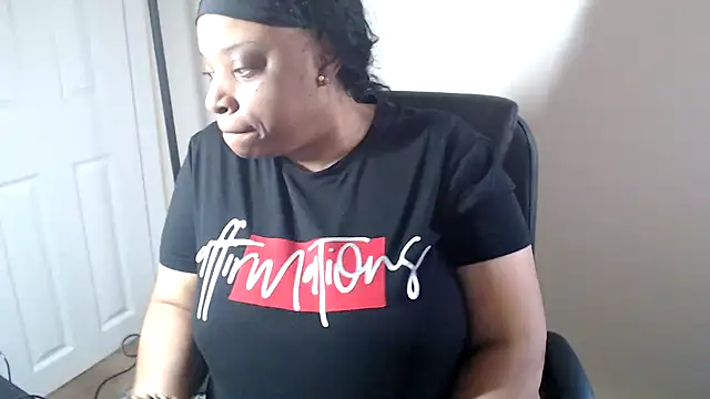 Czat XXX na żywo – Sexymona1218