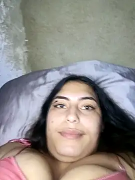 xandra252 Adlı Modelin Canlı XXX Sohbeti