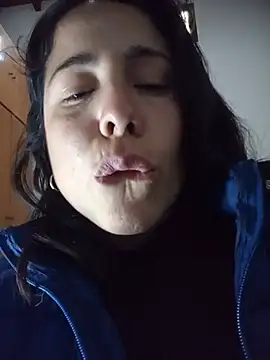 צ'אט XXX בשי דור חי של StefyStar_Sexy
