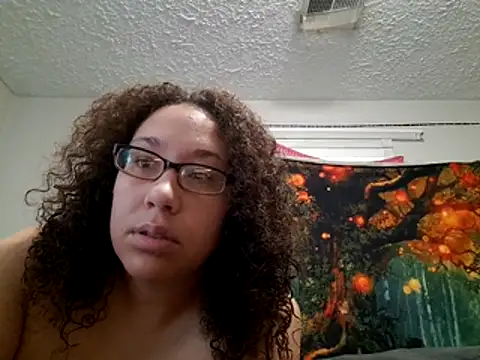 Theplayfulbbw webkamerás műsora