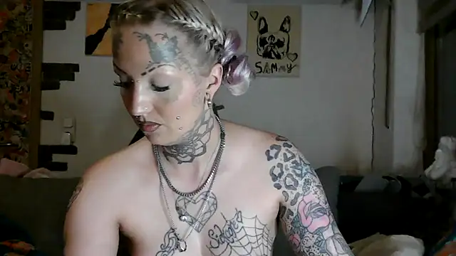 RoxxyInk Pertunjukan Webcam
