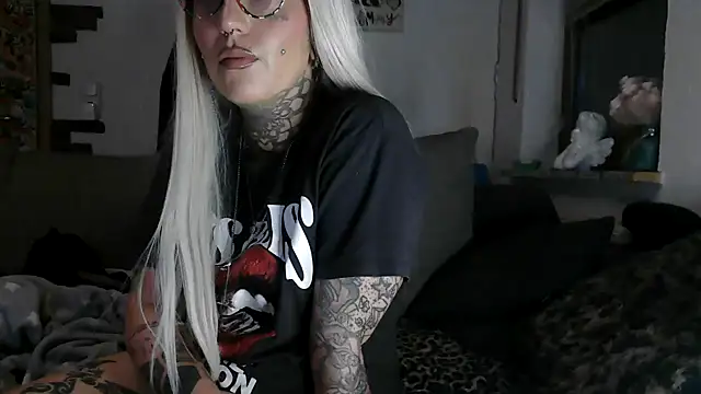 RoxxyInk Webcam-Show