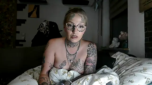 RoxxyInk Webcam-Show