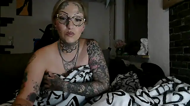 RoxxyInk Webcam-Show