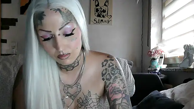 Chat XXX ao vivo de RoxxyInk