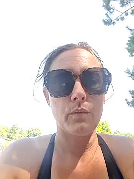 Hot_Milf_Denisen Webbikameraesitys
