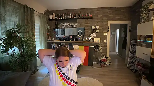 צ'אט XXX בשידור חי של Monageil