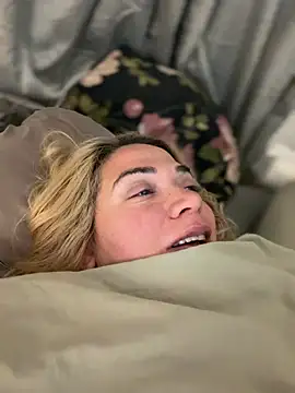 Monageil's Live XXX Chat