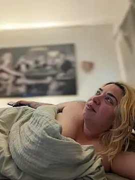 Živý XXX chat Monageil