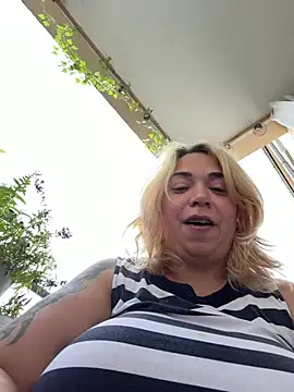 Monageil's Live XXX Chat