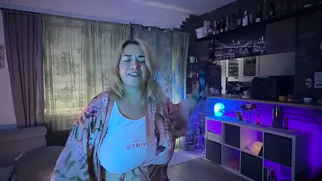 Monageil élő XXX-chatje