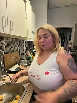 Chat +18 de Monageil ao vivo