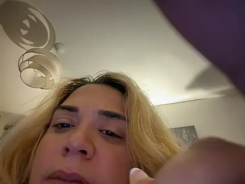 Chat +18 de Monageil ao vivo