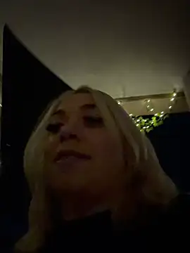 Monageil Live XXX-Chat
