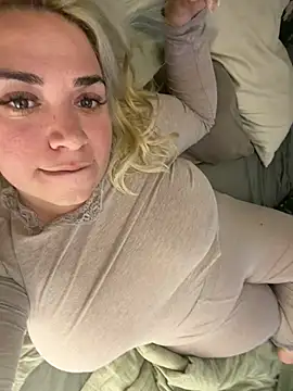 XXX chat uživo modela Monageil