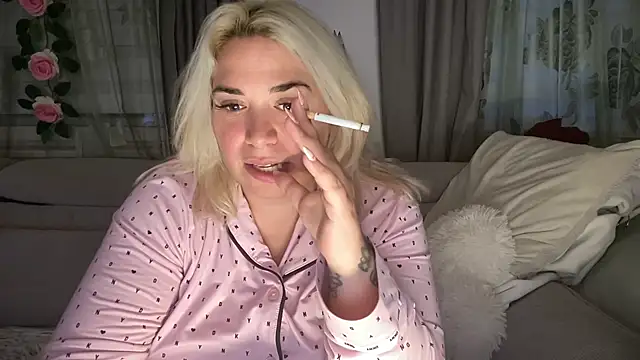 Monageil's Live XXX Chat