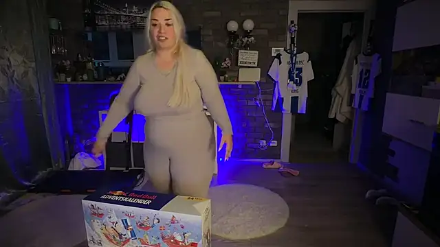 Monageil's Live XXX Chat