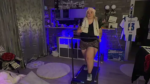 XXX chat uživo modela Monageil
