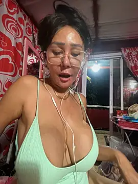sweetieme's Webcam Show