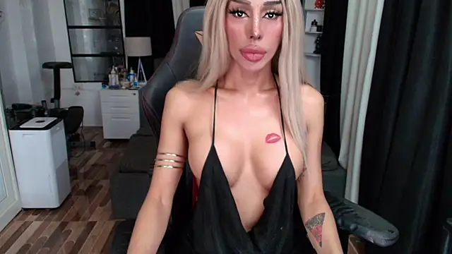 Forever_MissCandace Show in webcam
