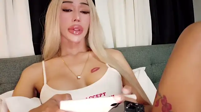 Forever_MissCandace's Webcam Show