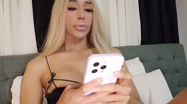 Forever_MissCandace's Webcam Show
