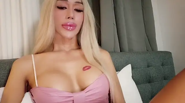 Forever_MissCandace Show in webcam