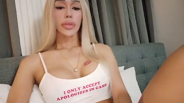 Forever_MissCandace Show in webcam