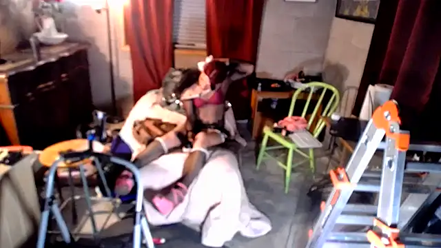 sissyvee Show in webcam