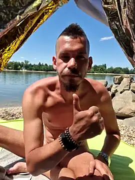 viraglaci18@xh Show in webcam