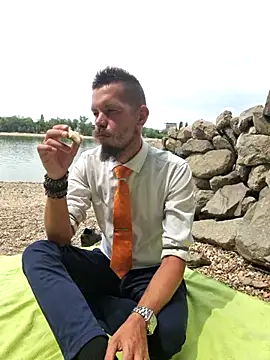 viraglaci18@xh webcam show