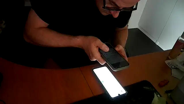 VinGeileboy34: διαδικτυακό σόου στην κάμερα