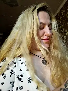 LianaJu's Live XXX Chat