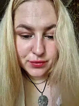 LianaJu live XXX chat