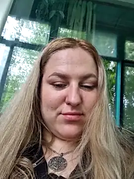 LianaJu's Live XXX Chat