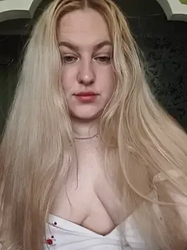 Онлайн чат XXX LianaJu