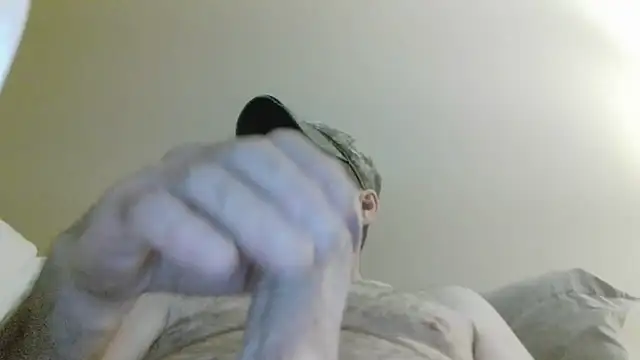 cumhere71's Webcam Show