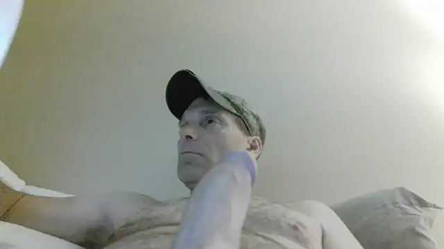 cumhere71's Webcam Show