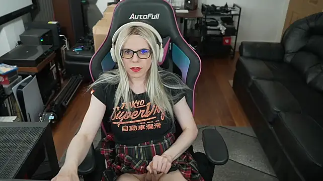 Show modela KelseyCobalt na web-kameri