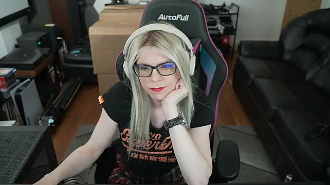 Show modela KelseyCobalt na web-kameri
