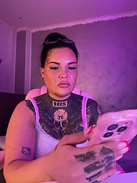 _MelinaCurves_'s Live XXX Chat