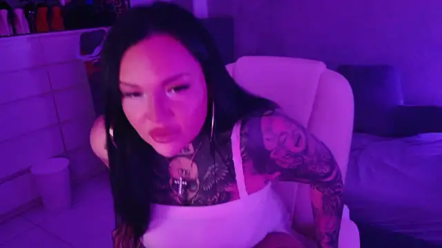 _MelinaCurves_'s Live XXX Chat