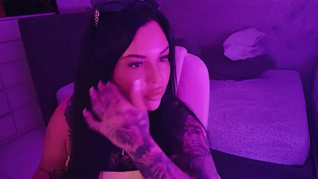 Webkamerová show _MelinaCurves_
